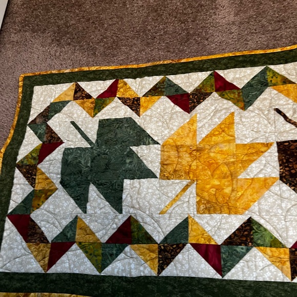 Leaves quilt runner. Handmade - Picture 4 of 9